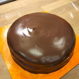 ช็อกล้วน 1ปอนด์ครึ่ง size M (18 cm)