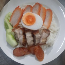 ข้าวหมูแดง+หมูกรอบ