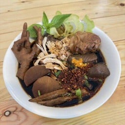 หอมฮัก ก๋วยเตี๋ยวไก่ & กาแฟสด