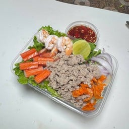 ยำหมูสับ+ปูอัด+กุ้ง