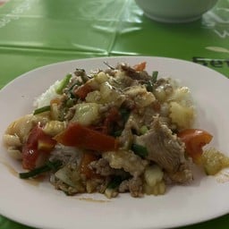 ผัดเปรี้ยวหวานหมู ราดข้าว