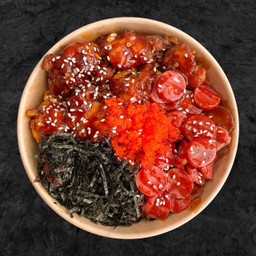 มาม่าเผ็ดเกาหลีไก่กรอบ + ไส้กรอก ไข่กุ้งโนริสาหร่าย