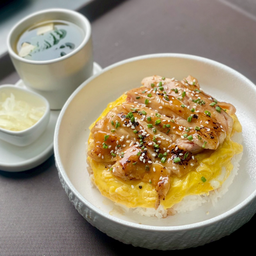 ข้าวหน้าไก่เทอริยากิไข่ข้น