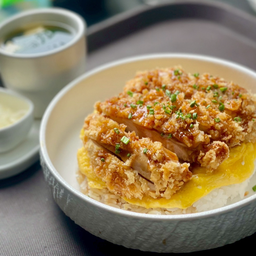 ข้าวหน้าไก่ทอดทงคัตสึไข่ข้น