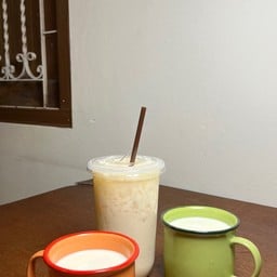 หอมเตาศรีราชา-นมสด ขนมปังปิ้ง โทสต์