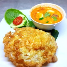ข้าวไข่เจียว + ต้มยำไก่น้ำข้น