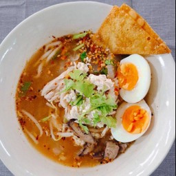 ก๋วยเตี๋ยวต้มยำน้ำใส X ไข่ต้ม
