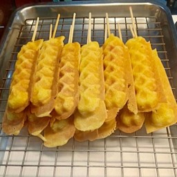 วาฟเฟิลไส้กรอกไก่