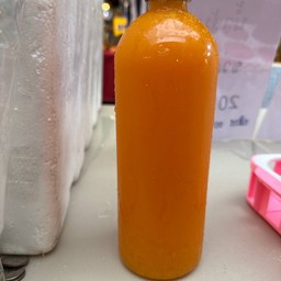 น้ำส้มคั้นสด by miu