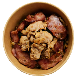 เส้นใหญ่ผัดซีอิ๊ว ไก่+เบคอน คั่วกระทะ