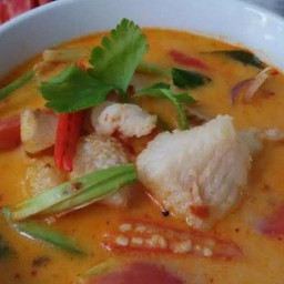 ข้าว+ต้มยำปลาดอรี่เนื้อแน่นๆ+ไข่เจียว