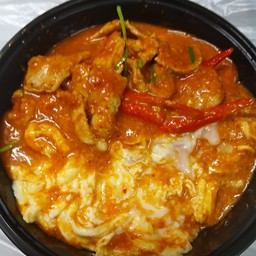 ข้าวไข่ข้นพะแนงหมู