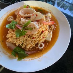 ยำมาม่ารวมมิตร