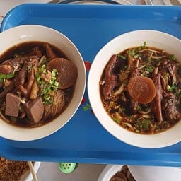 ก๋วยเตี๋ยวไก่มะระรสเด็ดเฮียจง สาขาเชียงของ