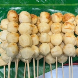 ลูกชิ้นปิ้ง เดอลุกซ์ (DELUXE LUK CHIN) โลตัสปทุมธานี