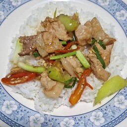 ไก่ผัดพริกหยวก