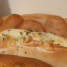 ขนมปังญวน มายองเนส ไส้กรอก