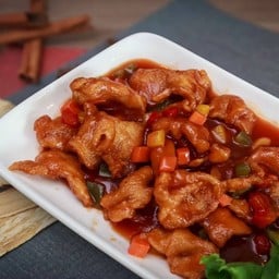 หมูผัดเปรี้ยวหวานเสฉวน(เกี๊ยวจีน-โต๊ะกลม)