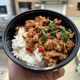 กระเพราหมูสับ