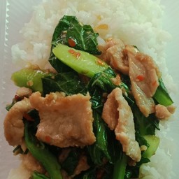 คะน้าหมูชิ้น