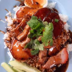 ข้าวหมูแดงหมูกรอบ