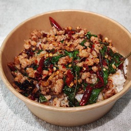 ข้าวผัดกระเพราเนื้อสับ