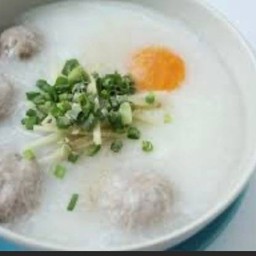 โจ๊กหมูใส่ไข่ลวก