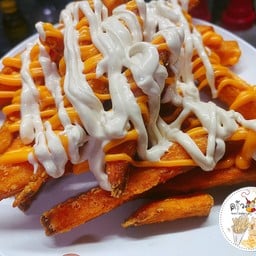 ฟรายมันหวานญี่ปุ่นราดซอสชีส