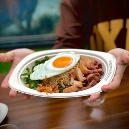 ข้าวกะเพราคลุก [เลือกส่วนเนื้อข้างใน]