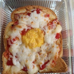 ปังพิซซ่า  ไข่  ปูอัด