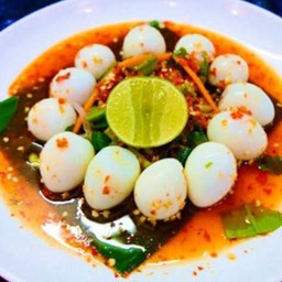 ยำไข่นกกระทา
