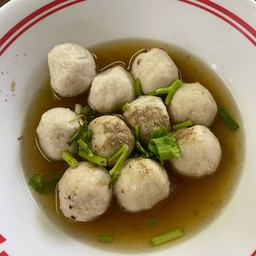 ก๋วยเตี๋ยว 20 ปี โกเด้ง-โฮเด้ง ตรงข้ามวุฒากาศ ซ.1