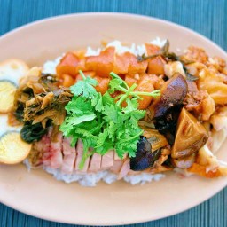 ข้าวขาหมูเห็ดหอม by กุ๊กดำ
