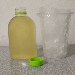 มะนาวน้ำผึ้ง 1 ขวด พร้อมน้ำแข็ง 1 แก้ว