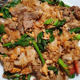 ผัดซีอิ้ว (เส้นใหญ่)