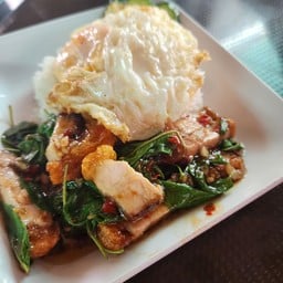 เจ๊อ้อมบ้านหมูกรอบ