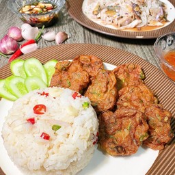 ทอดมันปลากรายราดข้าว