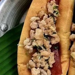 ขนมปังญวน หมูสับ กุนเชียง