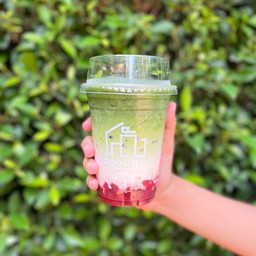 ชาเขียวนมสดสตรอเบอรี่