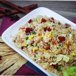 ข้าวผัดฮ่องกง (เกี๊ยวจีน-โต๊ะกลม)