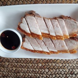 หมูกรอบ