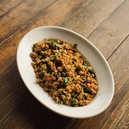 ผัดกะเพราหมูสับ (เป็นกับ)