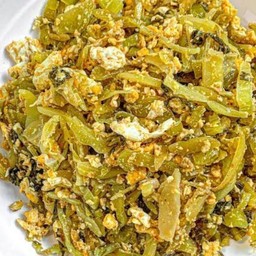 ข้าวหน้าผัดผักกาดดองใส่ไข่