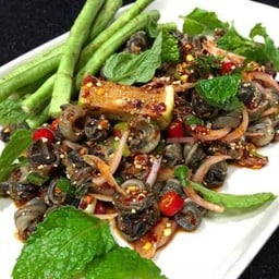 ลาบหอยขม