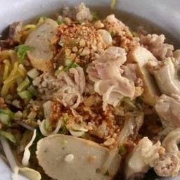 ร้านป้าซิ้มก๋วยเตี๋ยวหมูมะนาวอาหารตามสั่ง