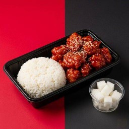 ข้าวหน้าไก่ทอดคลุกซอส