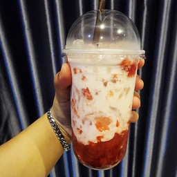 สตอเบอร์รี่นมสด