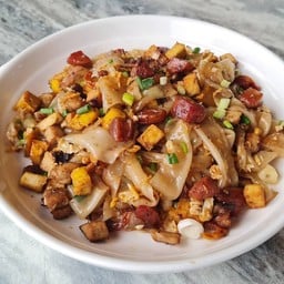 ก๋วยเตี๋ยวผัดงอแง (เกี๊ยวจีน-โต๊ะกลม)