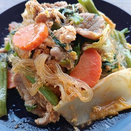 สุกี้แห้งหมู