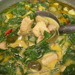 ขนมจีนแกงเขียวหวาน